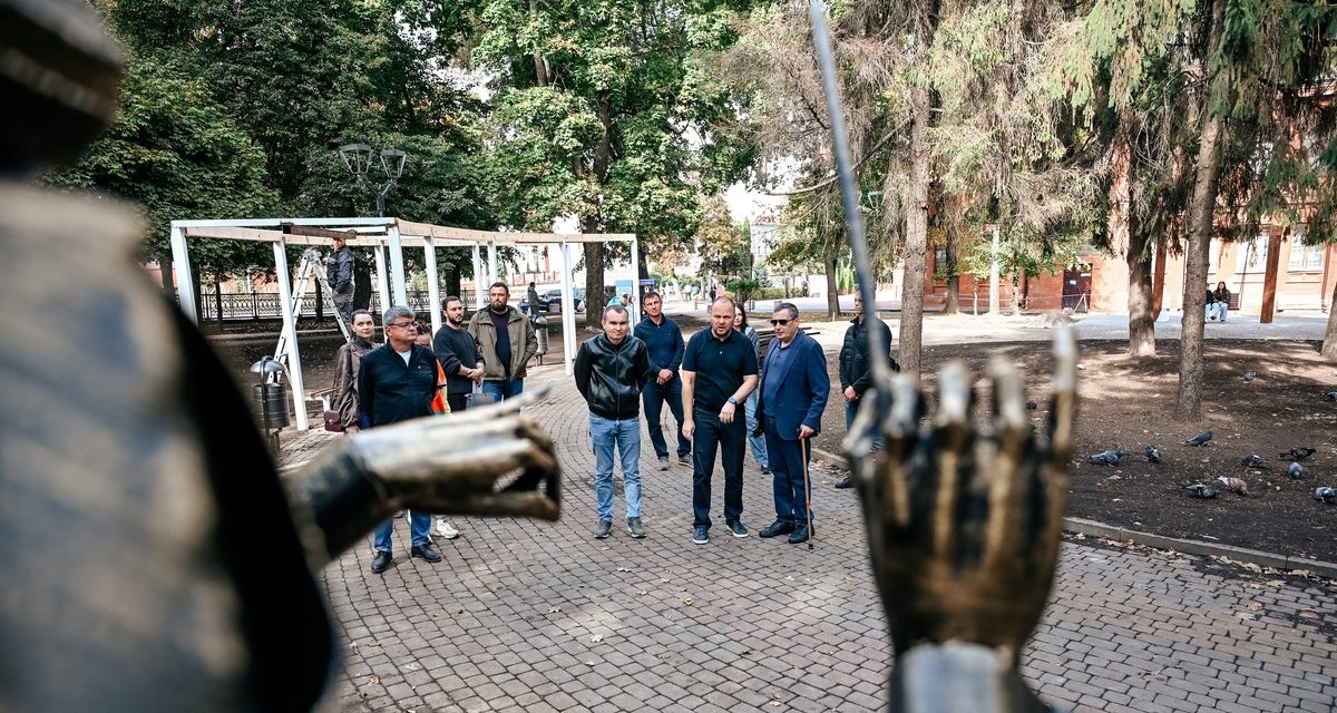 В Курске у филармонии появятся музыкальные фонари, а на месте пустыря — яблоневый сад