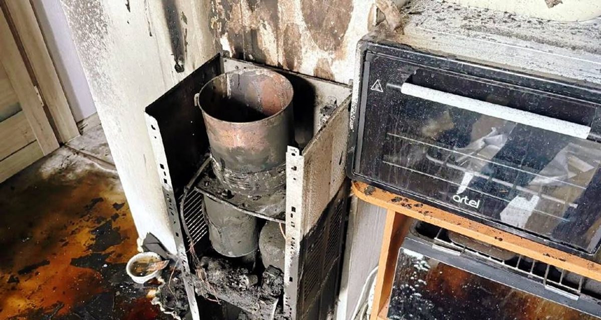 В квартире на проспекте Дериглазова загорелся кулер — хозяев дома не было
